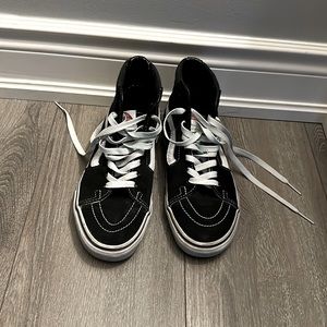 Black Vans Sk8-Hi Shoe